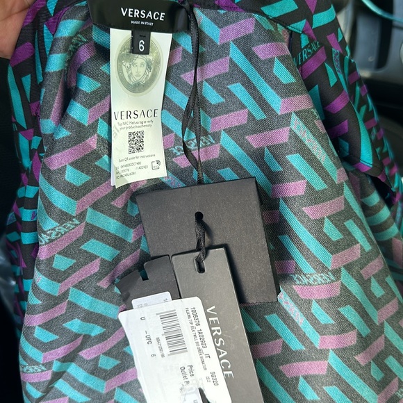 VERSACE La Greca Print Silk Button Up Top NWT - Picture 7 of 12